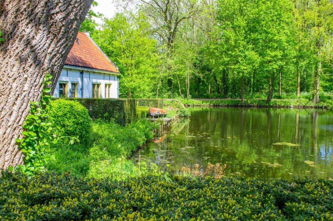 Bed and Breakfast Het Kasteel Van Rhoon Het Koetshuys Exterior foto